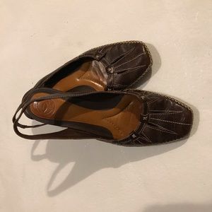 Nurture brown heel